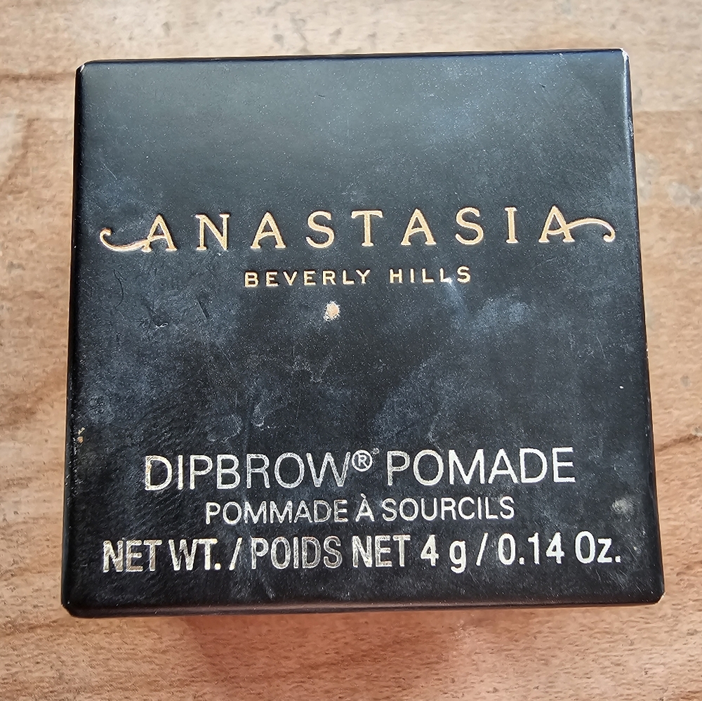 Anastasia Beverly Hills dip brow pomade medium brown